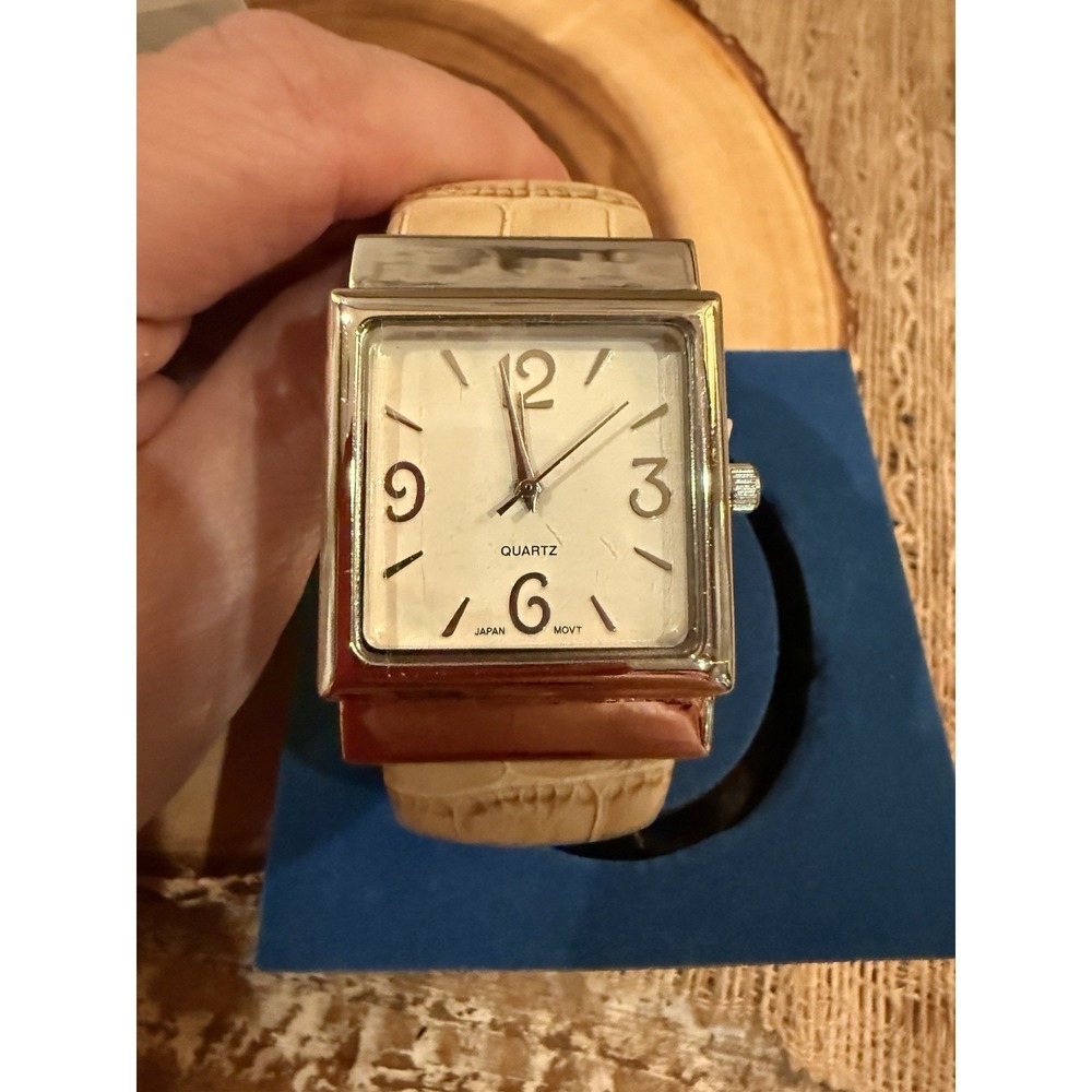 Vintage Avon Montre-Bracelet Bellevue blé Strap Quartz‎ Watch New In Box